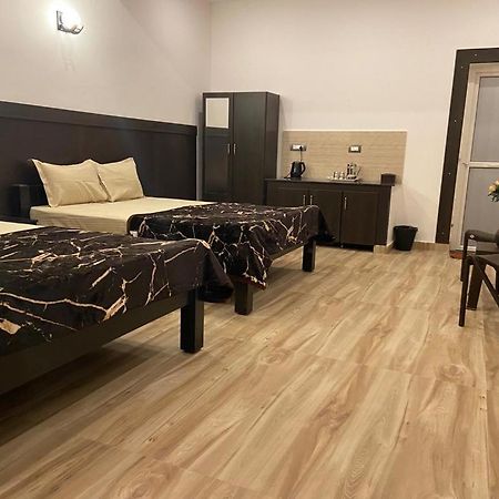 Rr Holiday Inn โกไดกานัล ภายนอก รูปภาพ