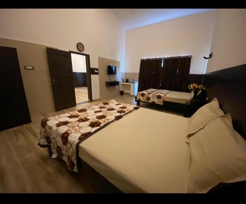 Rr Holiday Inn โกไดกานัล ภายนอก รูปภาพ