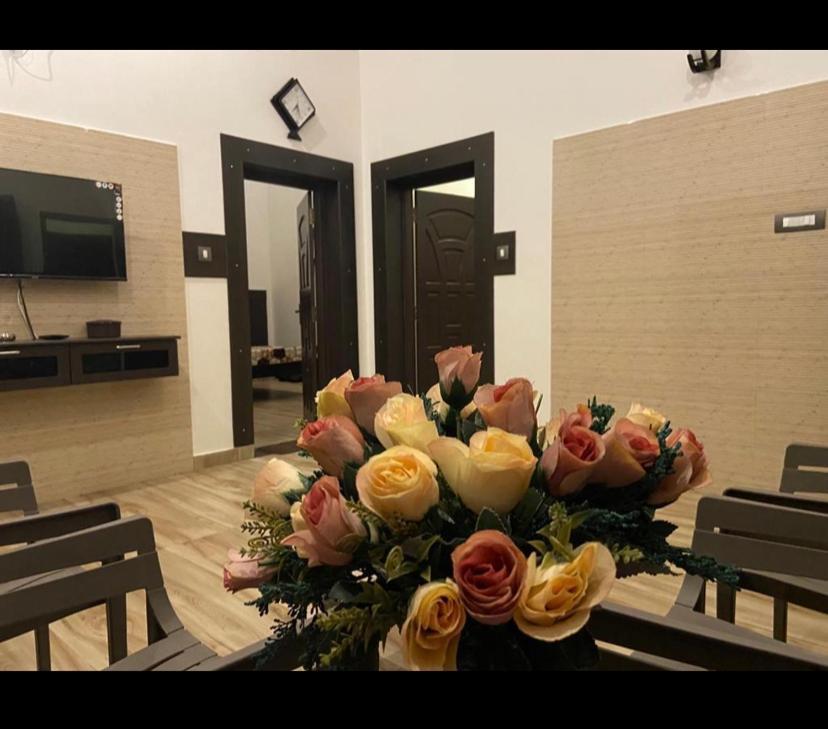 Rr Holiday Inn โกไดกานัล ภายนอก รูปภาพ